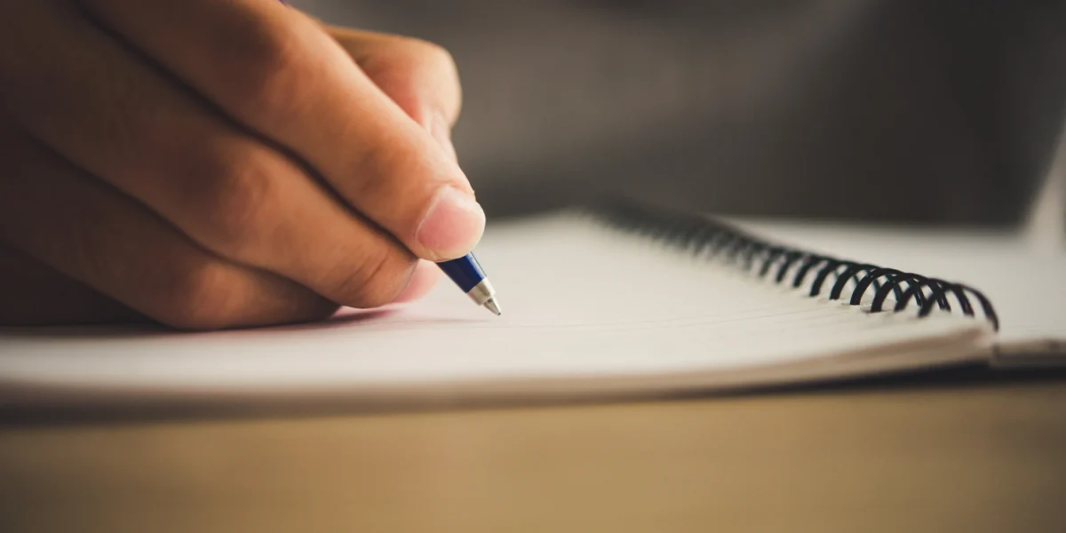 Macrotextual, microtextual and writing analysis of texts written by people with schizophrenia differentiated by their symptoms