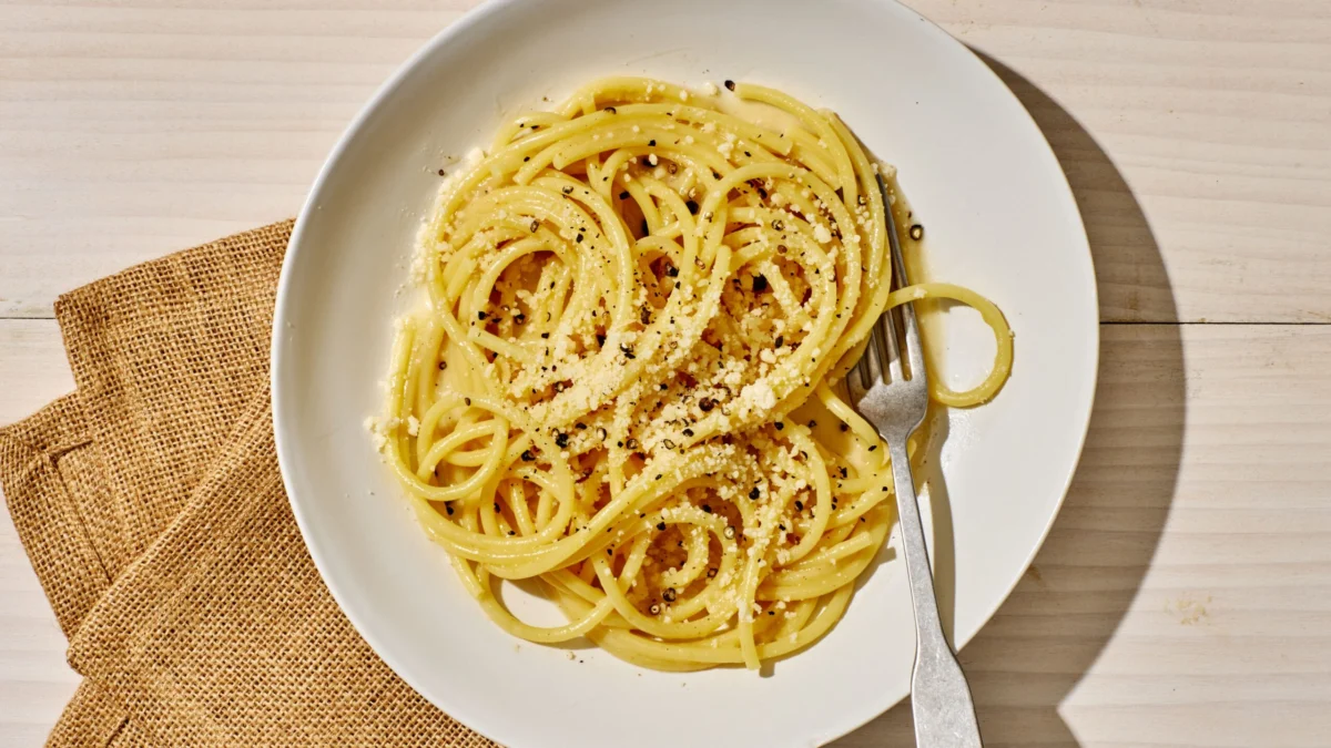 Mastering the Art of Cacio e Pepe: The Culinary Science and Cultural Legacy of Rome’s Essential Pasta