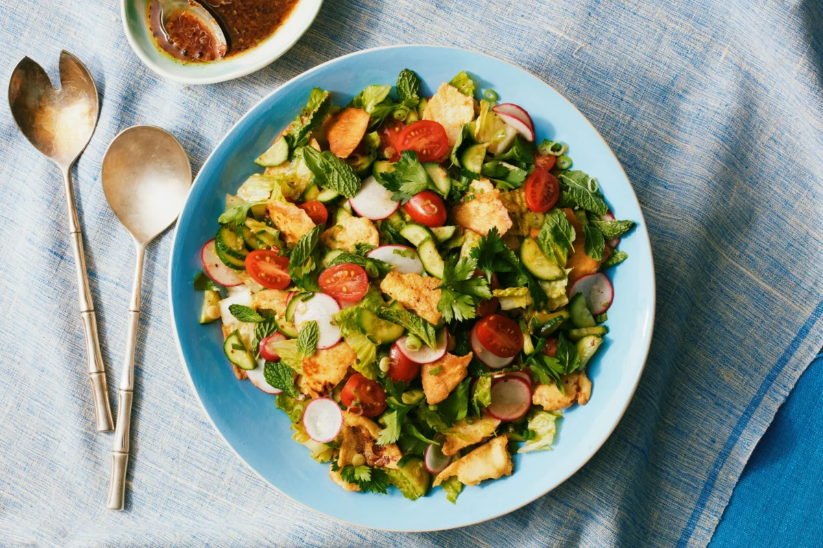 The Evolution of Fattoush: A Culinary Exploration of Levantine Tradition and Modern Adaptations
