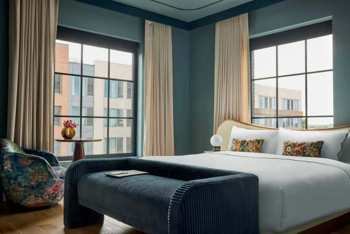 The Ultimate Guide to the Kentucky Derby: Accommodations, Logistics, and the Cultural Legacy of the Run for the Roses