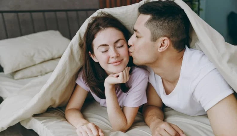 31 Signs a Friend with Benefits is Falling in Love with You & Catching Feelings