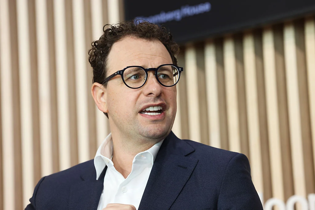 Anthropic Navigates Complex Washington Landscape Amidst Pentagon Supply-Chain Risk and White House Engagement