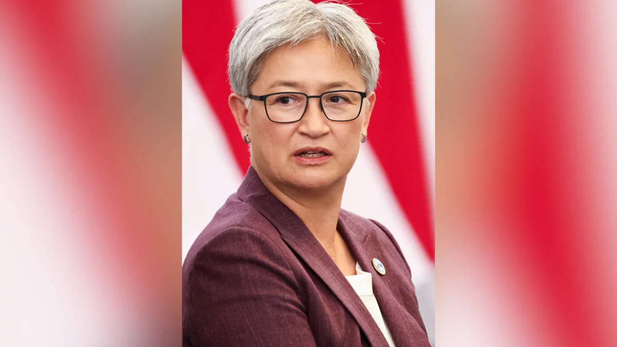 Australia’s Top Diplomat Arrives in China to Discuss Energy Security Amidst Global Tensions