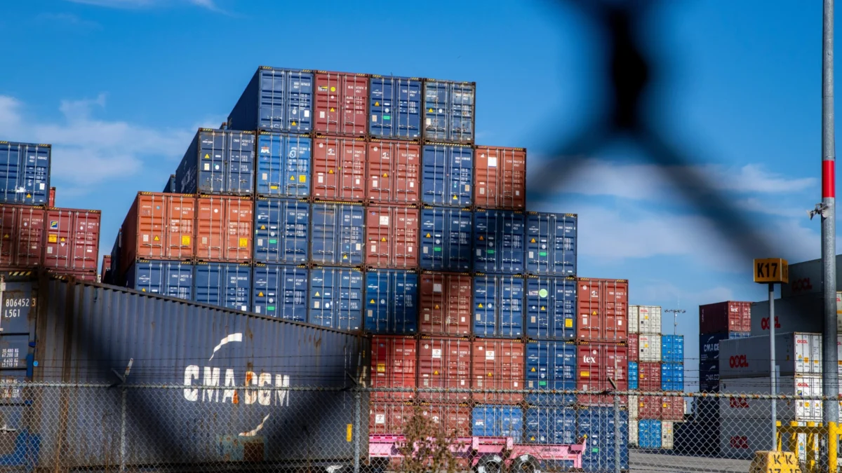 Democrats Demand Tariff Relief Be Passed to Consumers and Small Businesses