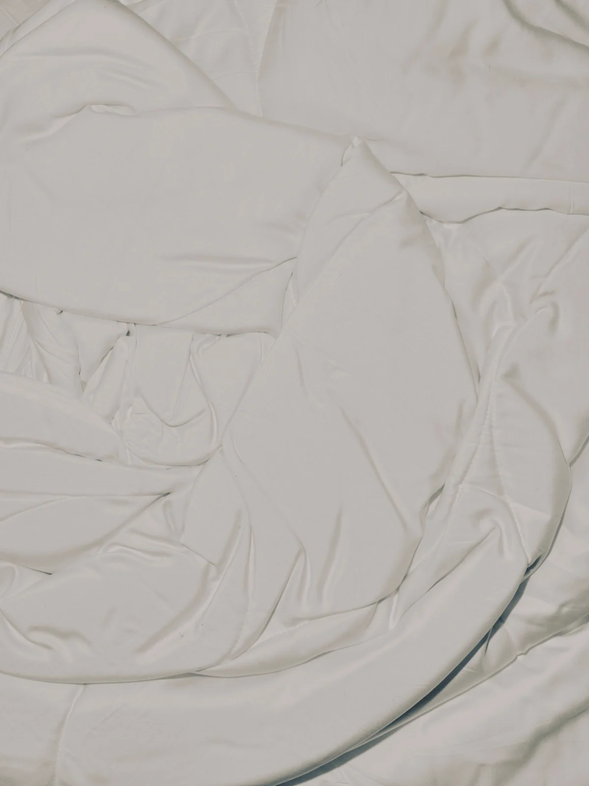 The Definitive Guide to the Top Comforters and Duvet Inserts for 2025 and the Evolving Standards of Sleep Hygiene