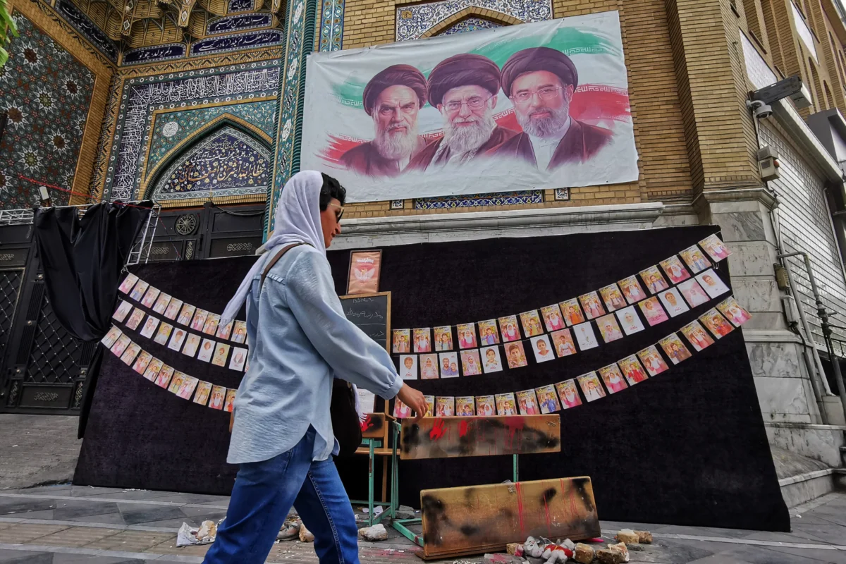 Trump Declares Tehran’s War-Ending Offer Unsatisfactory as Iranian Foreign Minister Concludes Pakistan Diplomacy