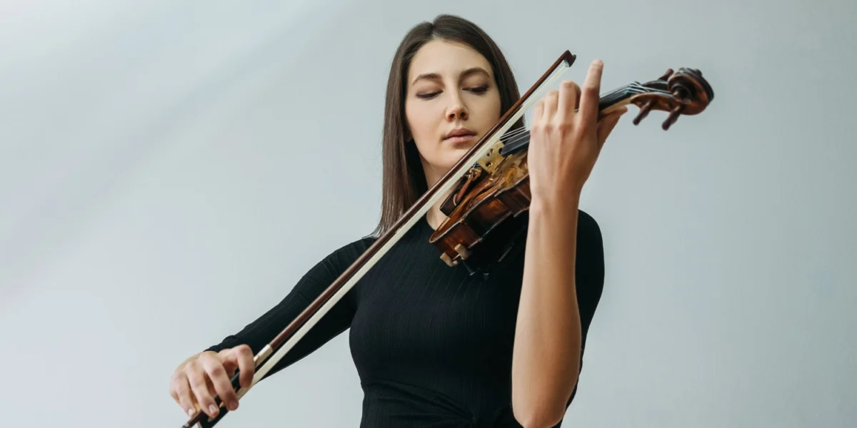 Attention and vigilance advantages related to formal musical training across childhood, adolescence and young adulthood.
