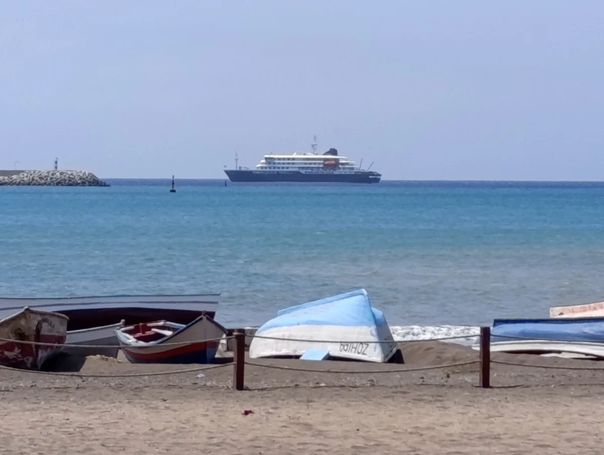 Canary Islands Reject Cruise Ship Amidst Hantavirus Outbreak, Raising International Concerns