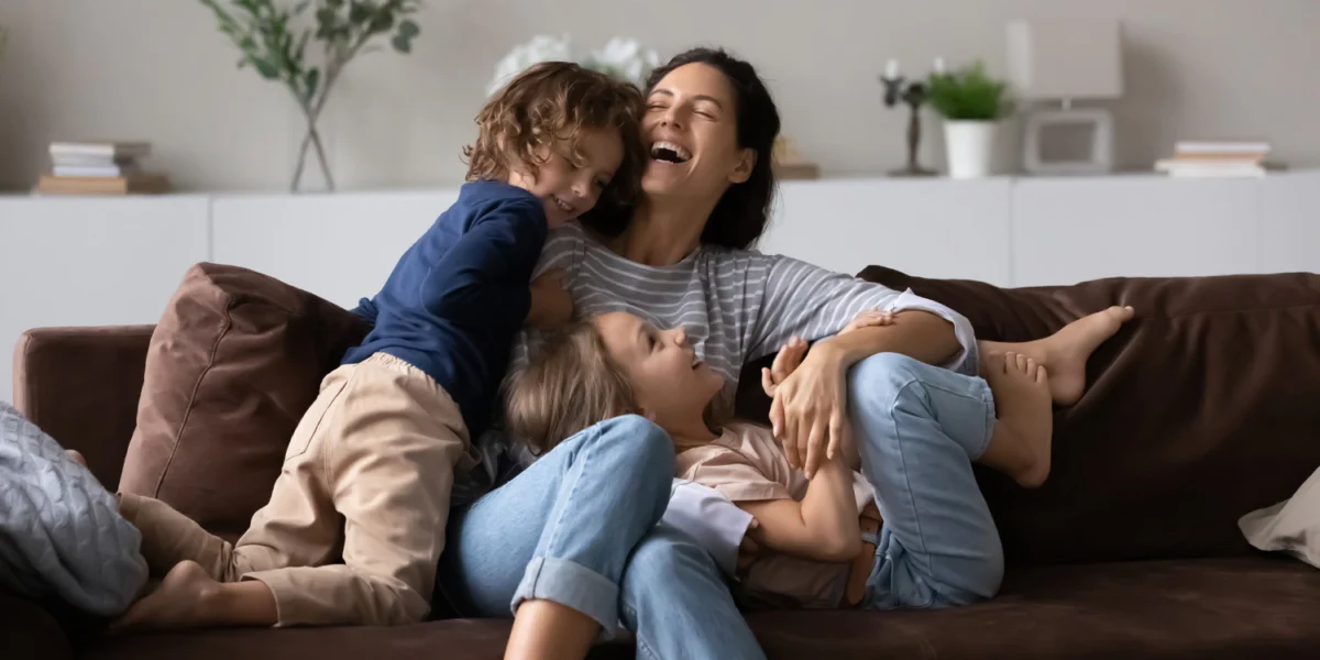 Happiness and Single Parenthood: A Literature Review Using an Online Findings Archive