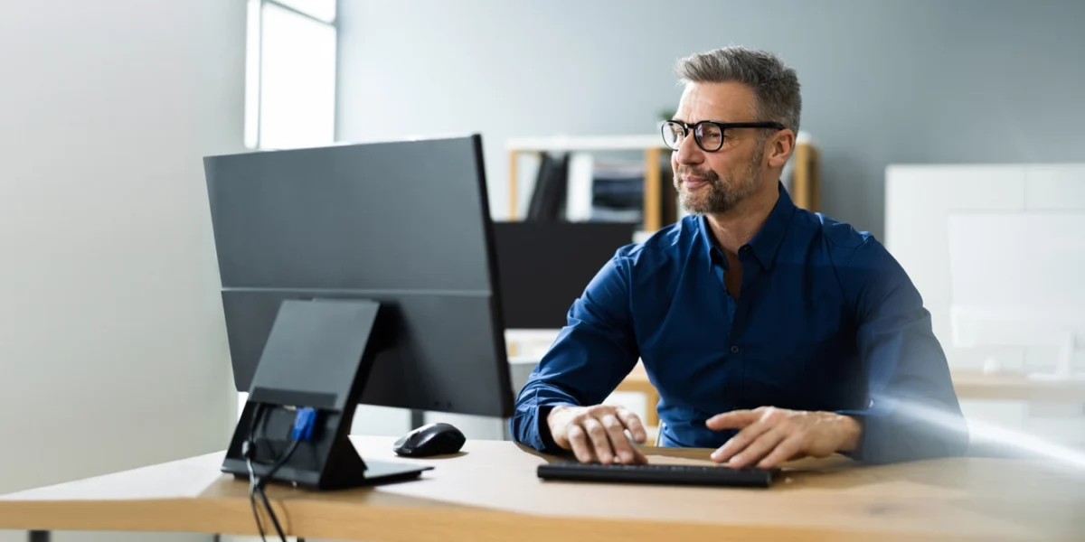 Natural daylight during office hours improves glucose control and whole-body substrate metabolism.