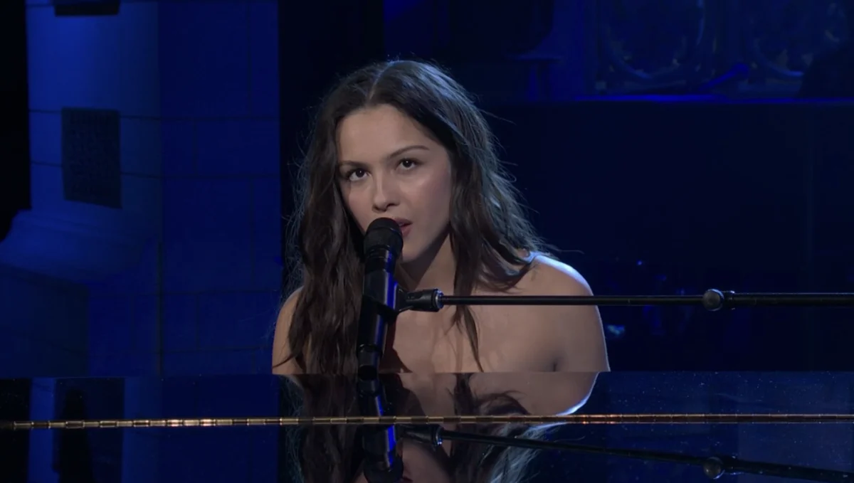 Olivia Rodrigo Hosts Saturday Night Live for the First Time, Reflecting on Career Milestones and Chart-Topping Success