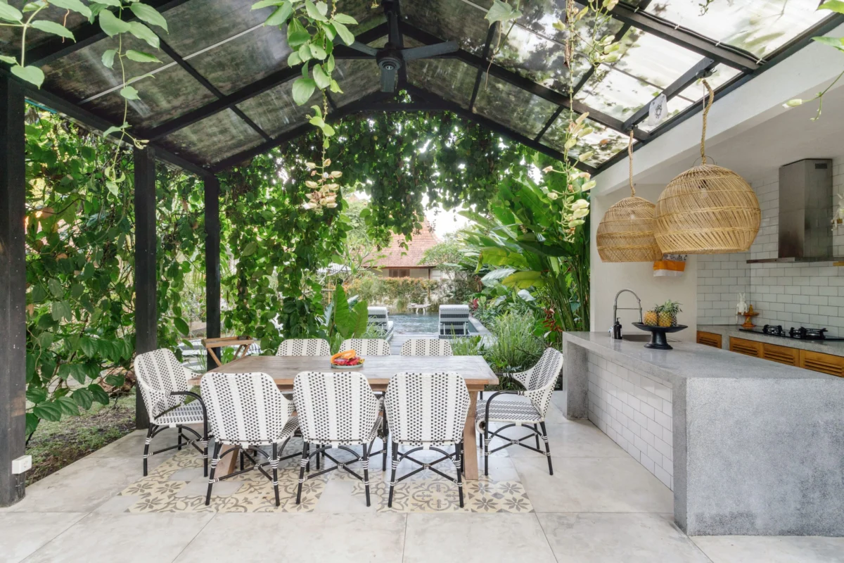 These Festive Garden Lighting Ideas Keep the Party Going All Night Long