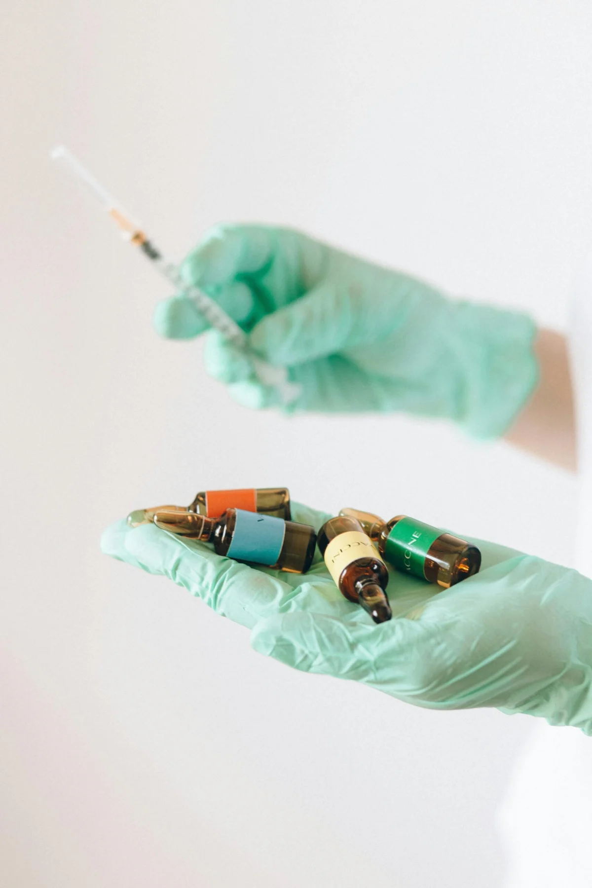 FDA Staff Reviewers Cast Doubt on Safety and Efficacy of Popular Peptides, Contrasting with Health Chief’s Advocacy