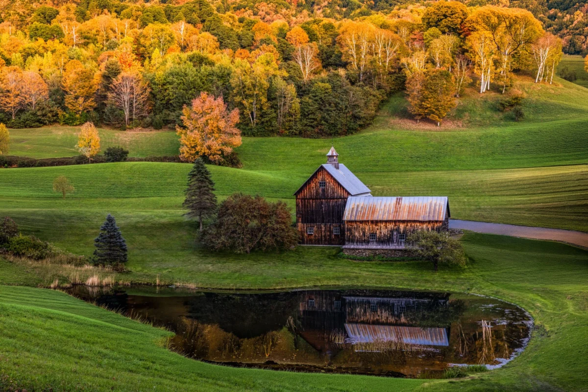 Architectural Heritage and Autumnal Landscapes A Comprehensive Guide to Octobers Premier Design Destinations