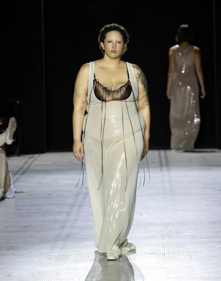 Sinéad O’Dwyer’s "Fashion in Motion" Show at London’s V&A Museum Reinvigorates Body Diversity Debate Amidst Industry Backslide.