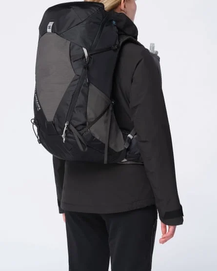 The Essential Guide to Choosing the Perfect Hiking Daypack: A Comprehensive Review