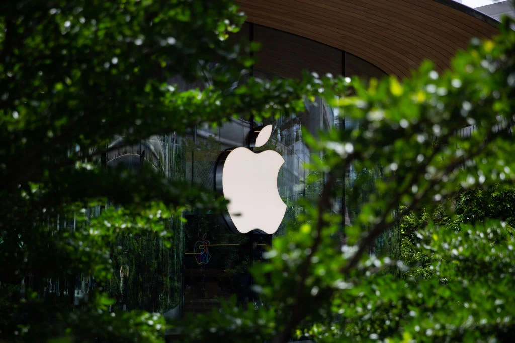 Why Apple’s Retail Architect Ron Johnson Says AI Agents Won’t Replace the Physical Shopping Experience