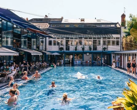 Britain’s Ultimate Heated Open-Air Pools: A Comprehensive Guide to Year-Round Outdoor Swimming Destinations