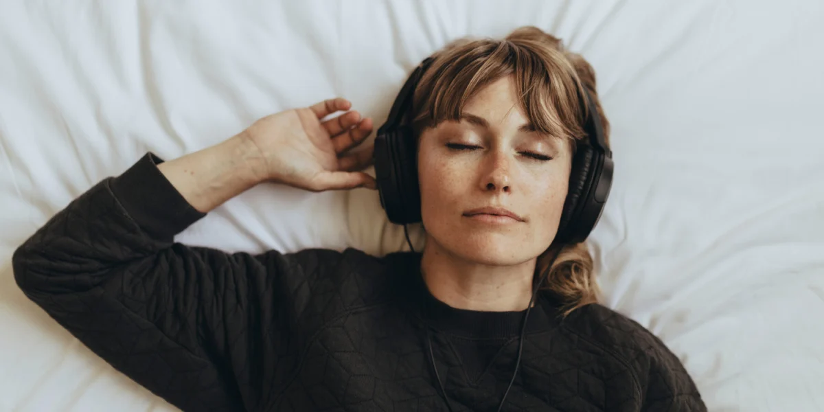 Digital jazz and emotional regulation: A neuroaffective and streaming behavior analysis of psychological escapism
