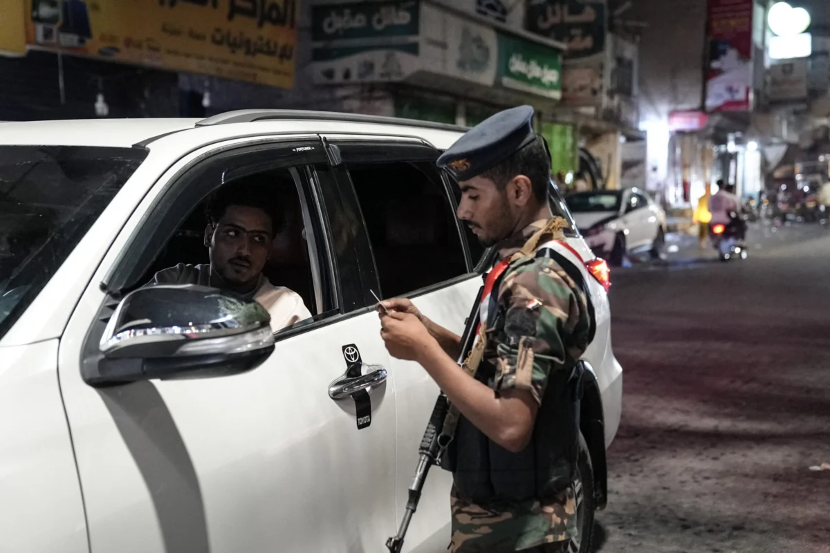 Iran war live: Fighting intensifies in Yemen, hundreds killed or injured