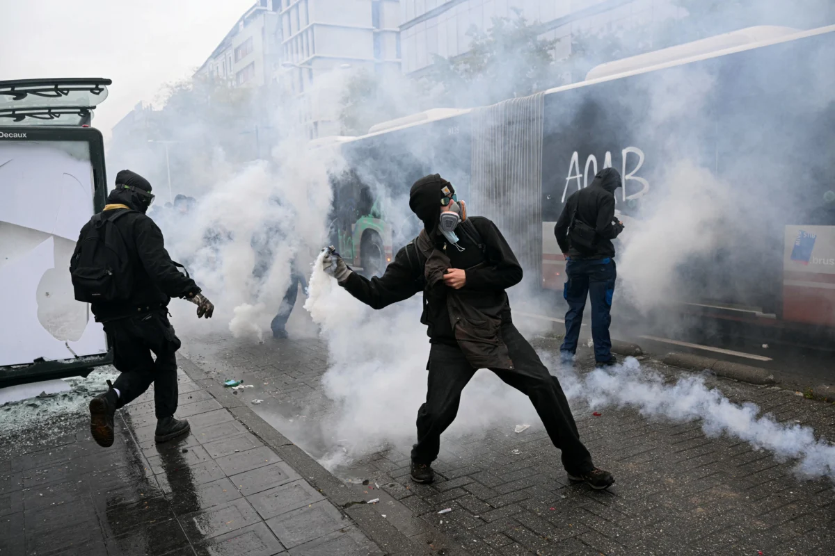 Tear Gas, Water Cannons, and Baton Charges Deploy as Violent Clashes Overshadow Mass Trade Union Protests in Brussels